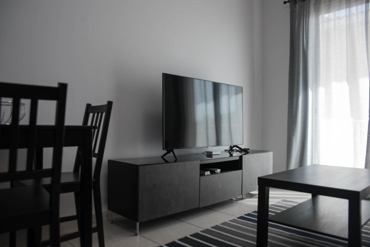 Renovated One Bedroom Apartment In Paphos With Pool Екстер'єр фото