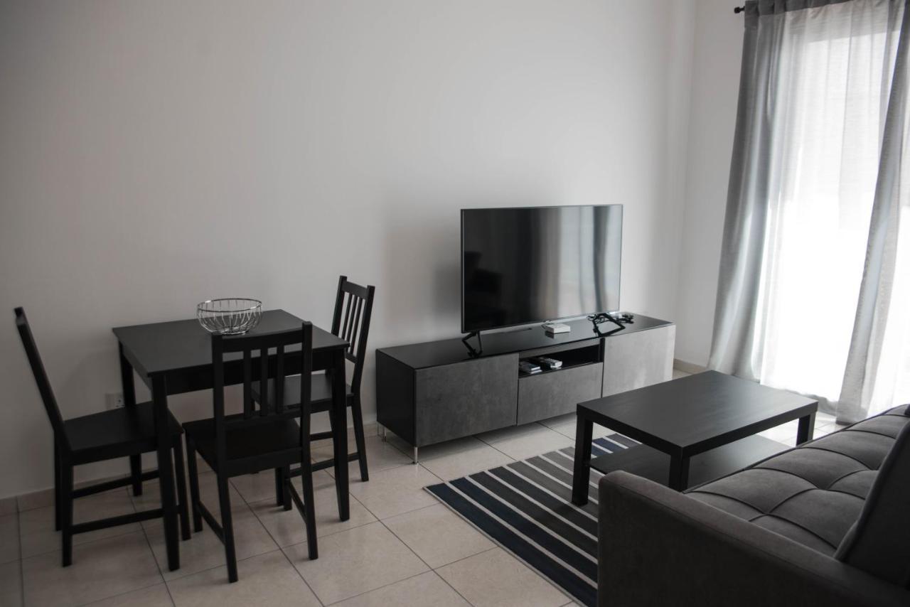 Renovated One Bedroom Apartment In Paphos With Pool Екстер'єр фото