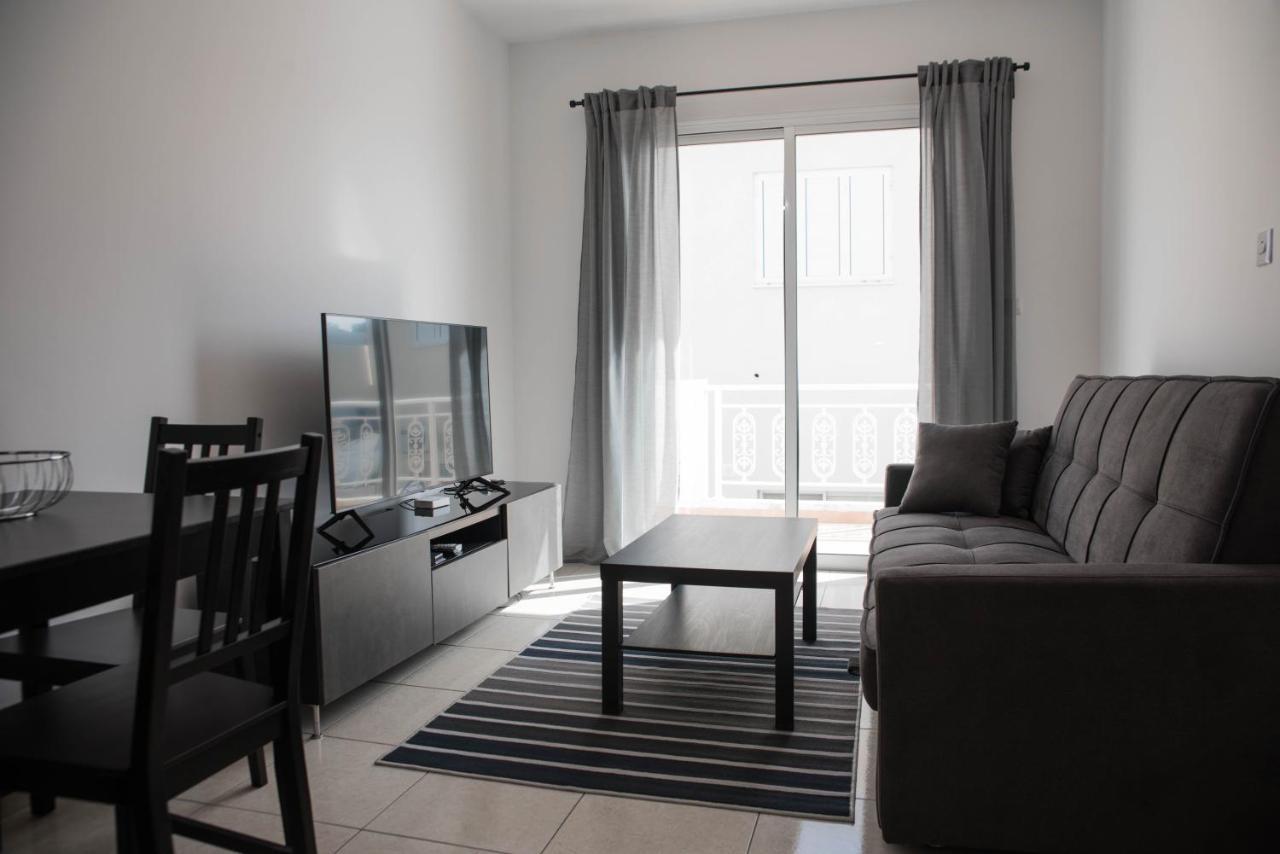Renovated One Bedroom Apartment In Paphos With Pool Екстер'єр фото