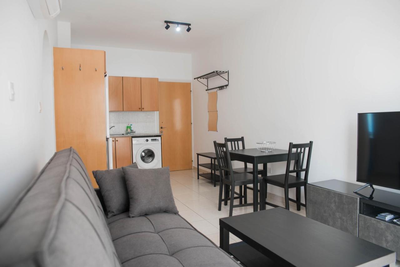 Renovated One Bedroom Apartment In Paphos With Pool Екстер'єр фото