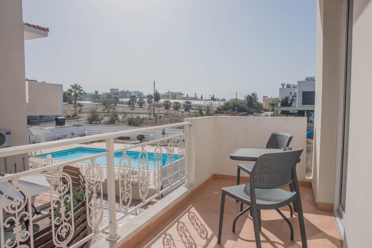 Renovated One Bedroom Apartment In Paphos With Pool Екстер'єр фото